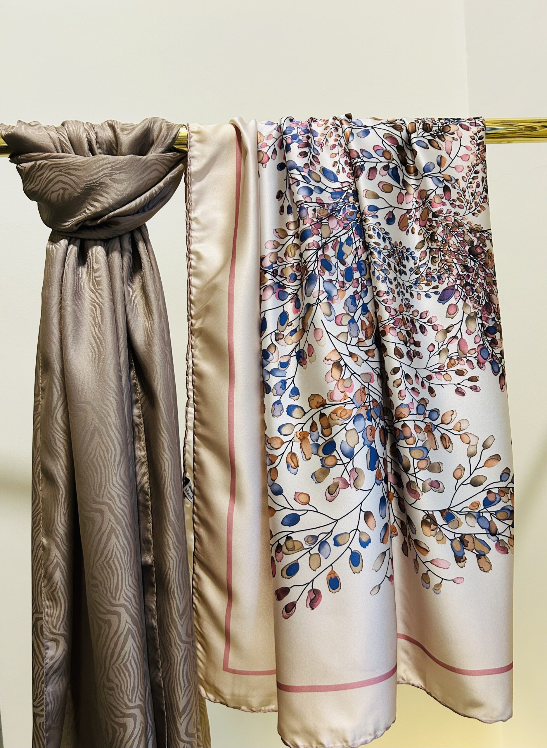 piramit-scarf-french-vanila-leaves-piramit-scarf-flint-zebra-pattern