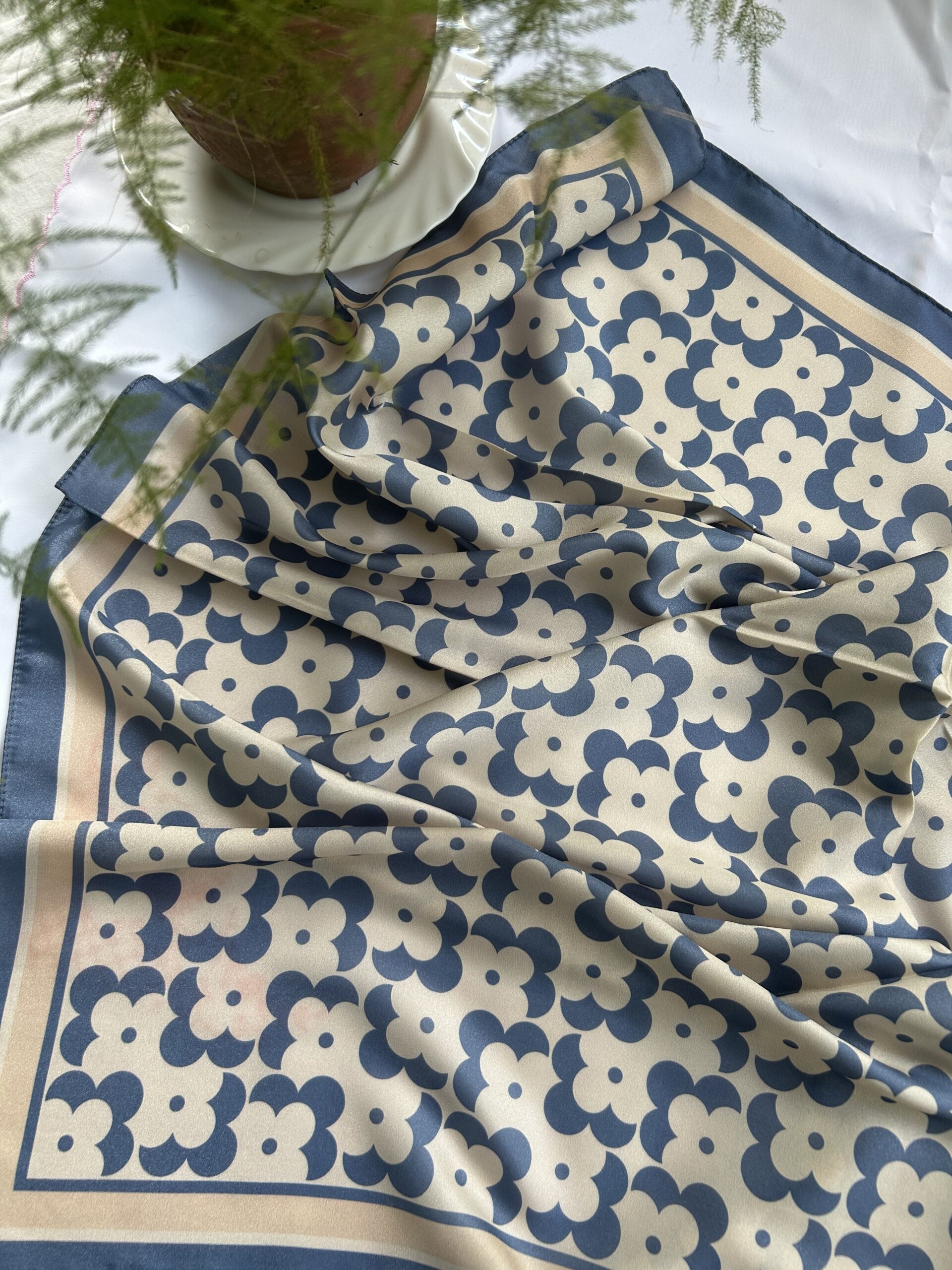 blue-van-cleef-arpel-crystal-creep-scarf