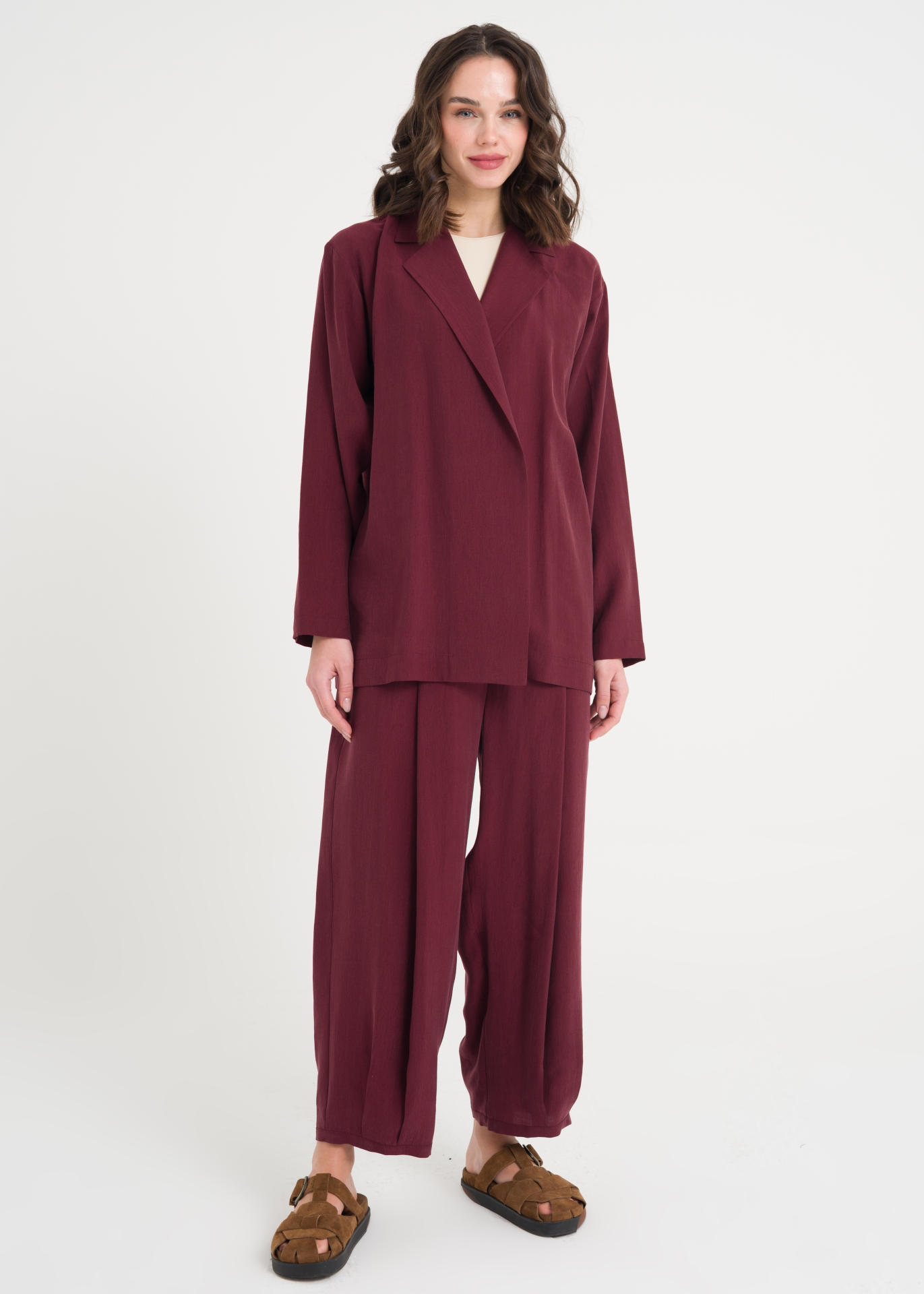 scarlet-robe-dress-with-pants-belt-armagan-collection