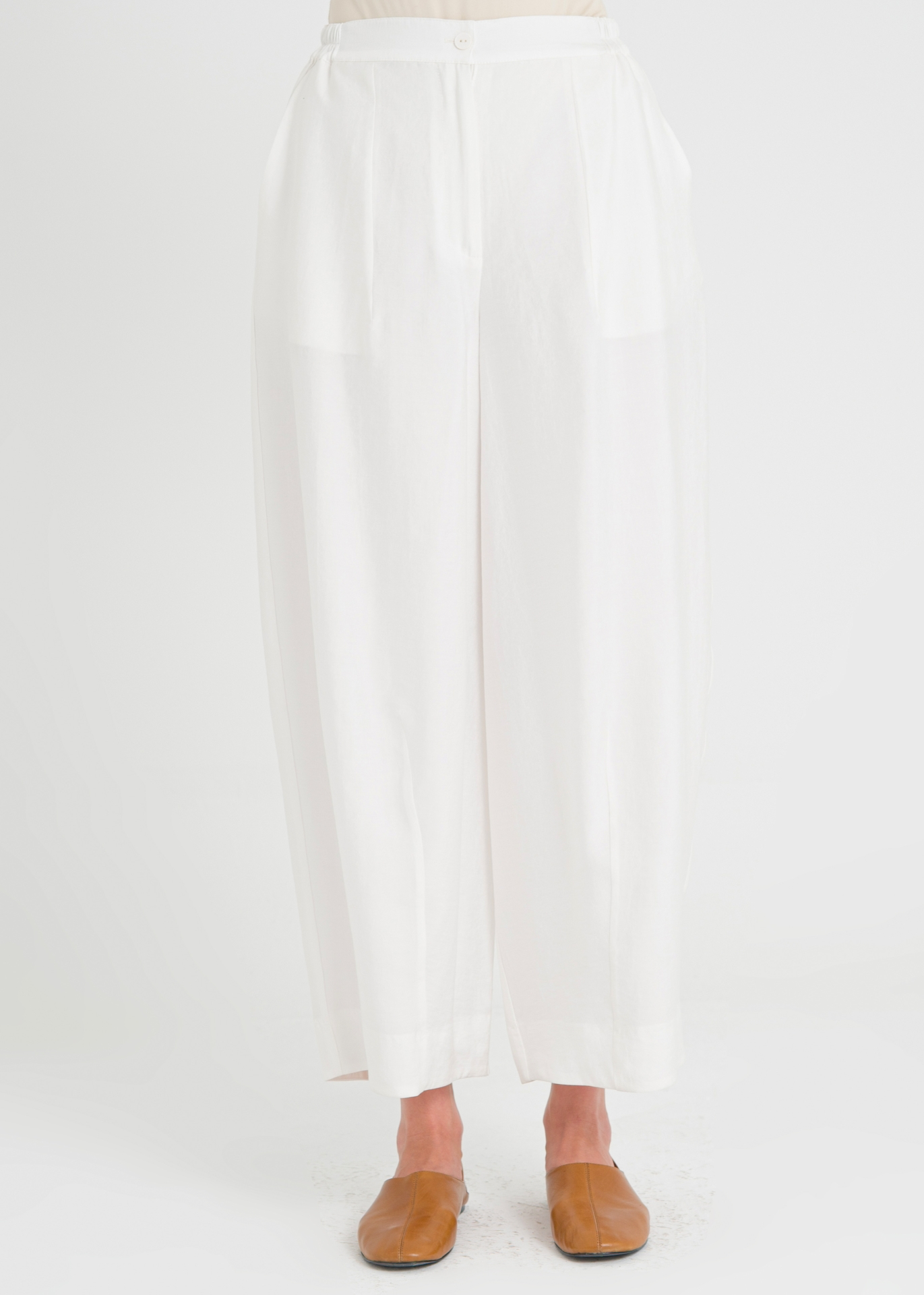 white-baggy-long-pants