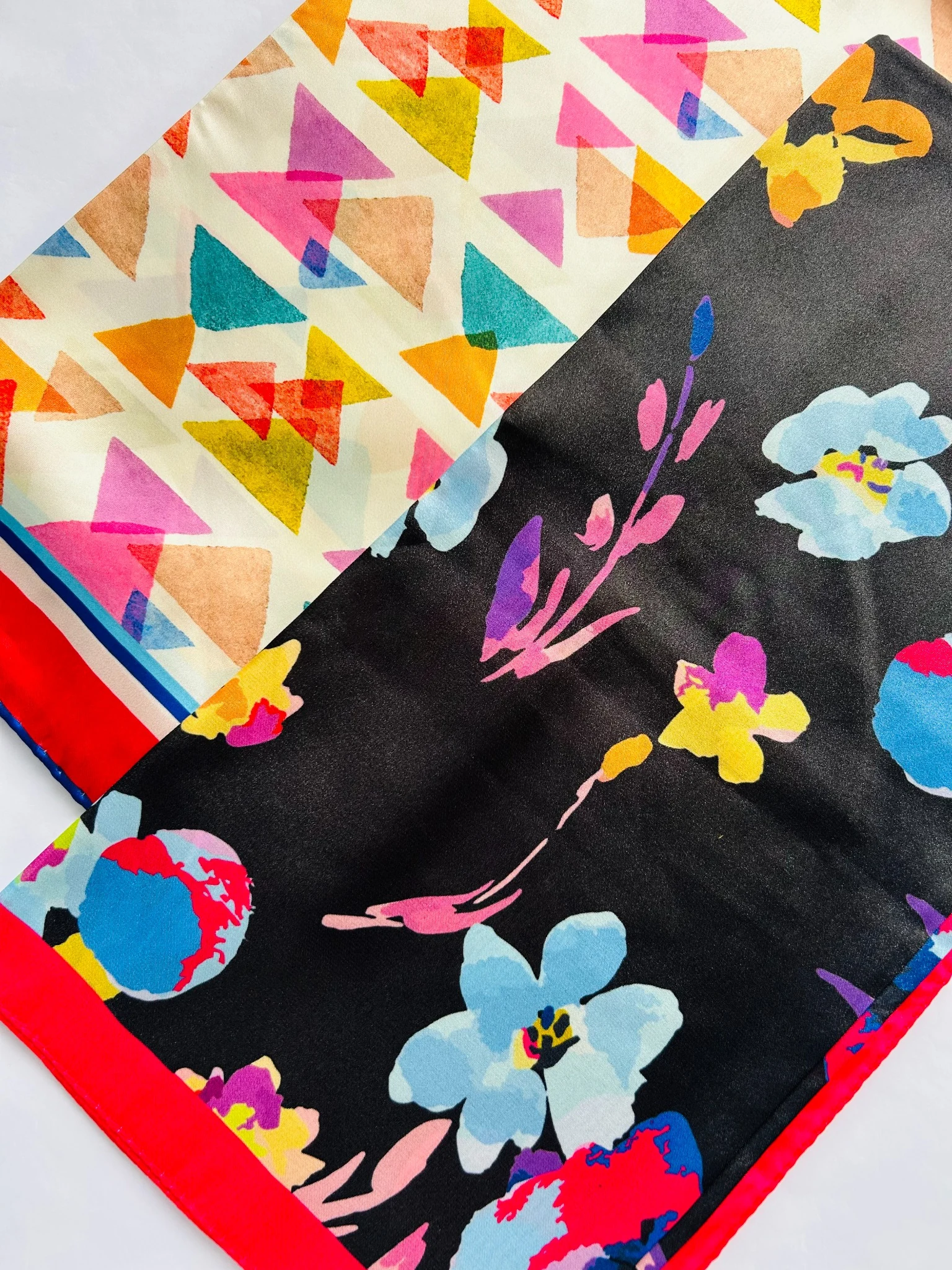 piramit-scarf-set-rainbow-pyramids-black-base